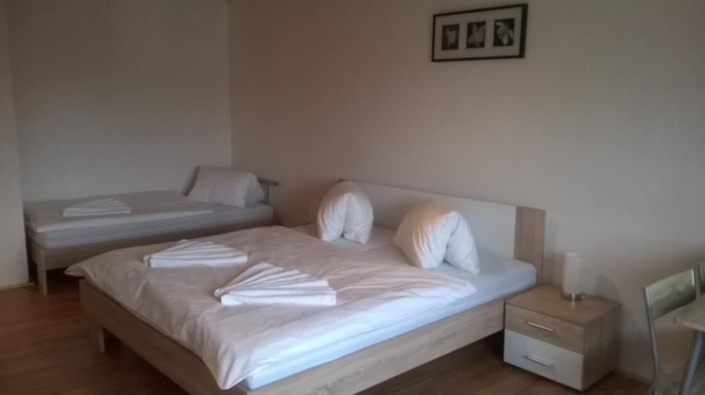 Penzion U Slunce Jaroměř Quarto foto